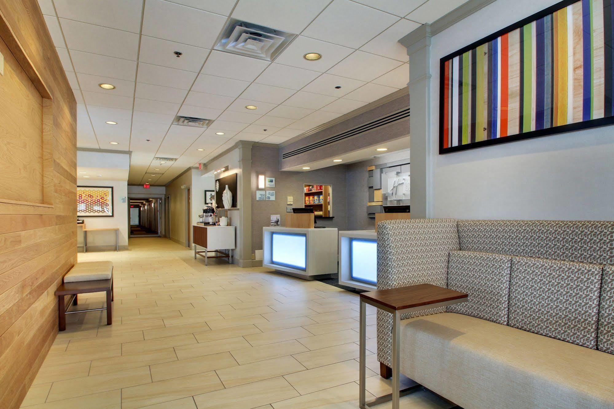 Holiday Inn Express Poughkeepsie By Ihg Zewnętrze zdjęcie